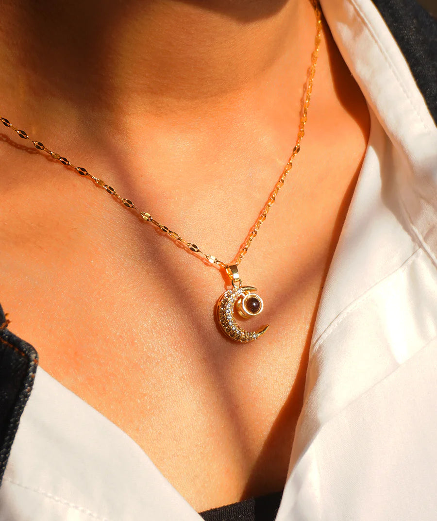 Collar proyector "Te amo" en 100 idiomas distintos