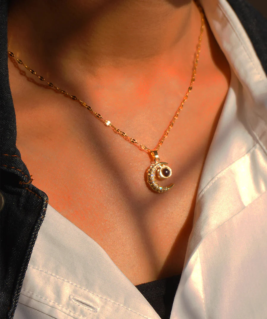 Collar proyector "Te amo" en 100 idiomas distintos